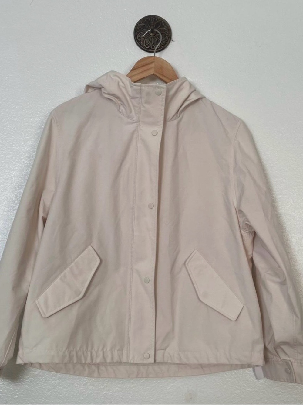 Uniqlo Cream Rain Jacket - Small